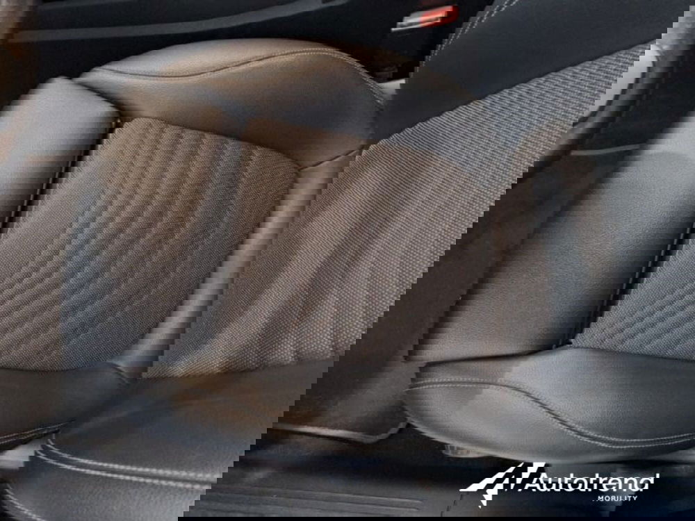 Mercedes-Benz Classe A Sedan usata a Bari (8)