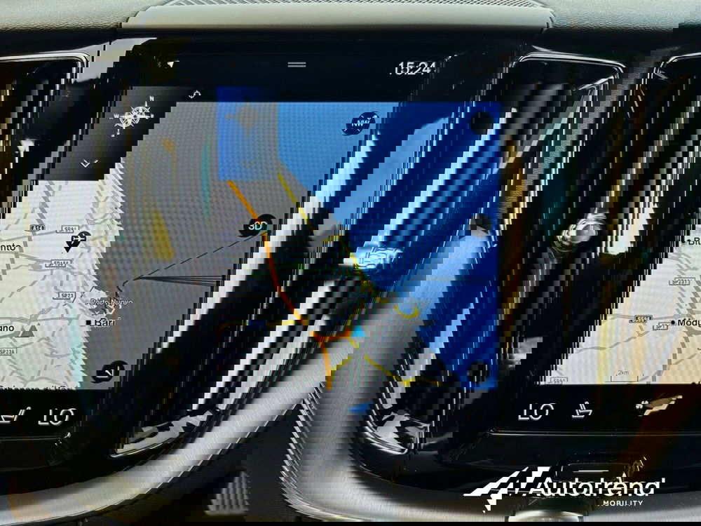 Volvo XC60 usata a Bari (11)