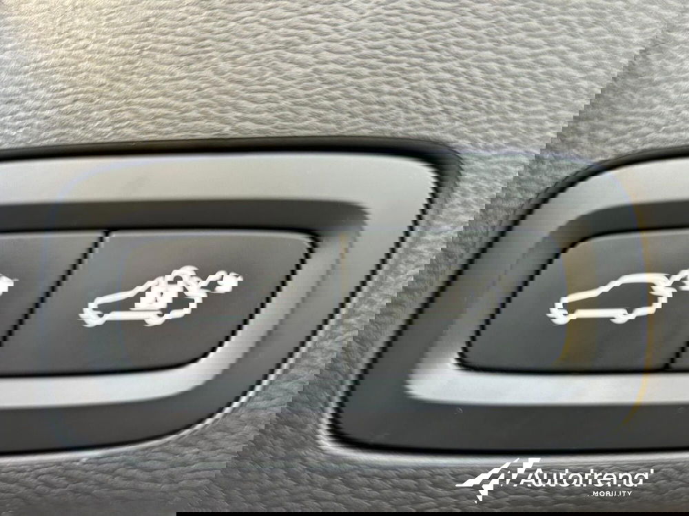 Volvo XC60 usata a Bari (16)