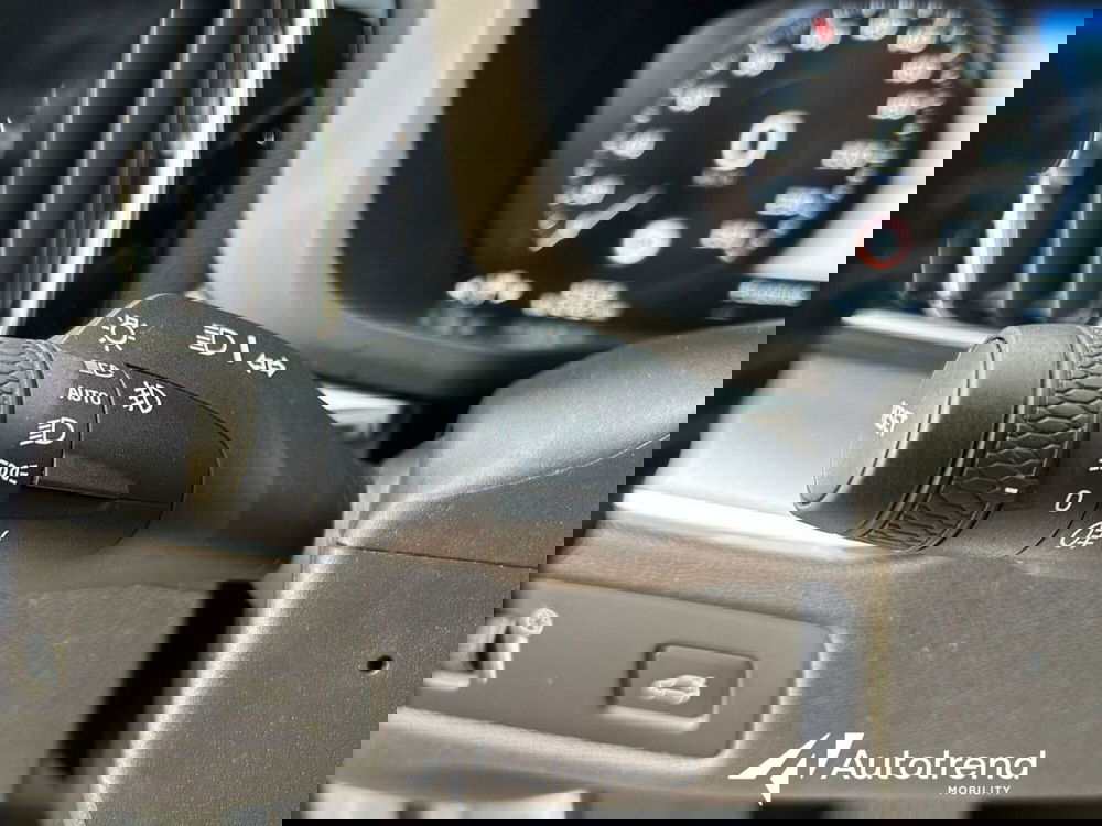 Volvo XC60 usata a Bari (9)