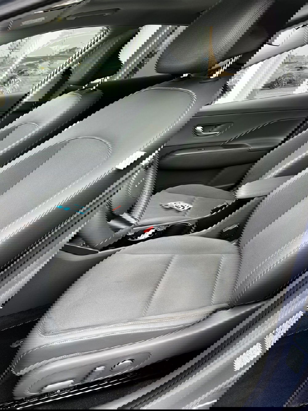 Hyundai Kona usata a Vercelli (6)