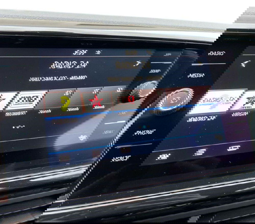 Volkswagen T-Cross usata a Sondrio (13)