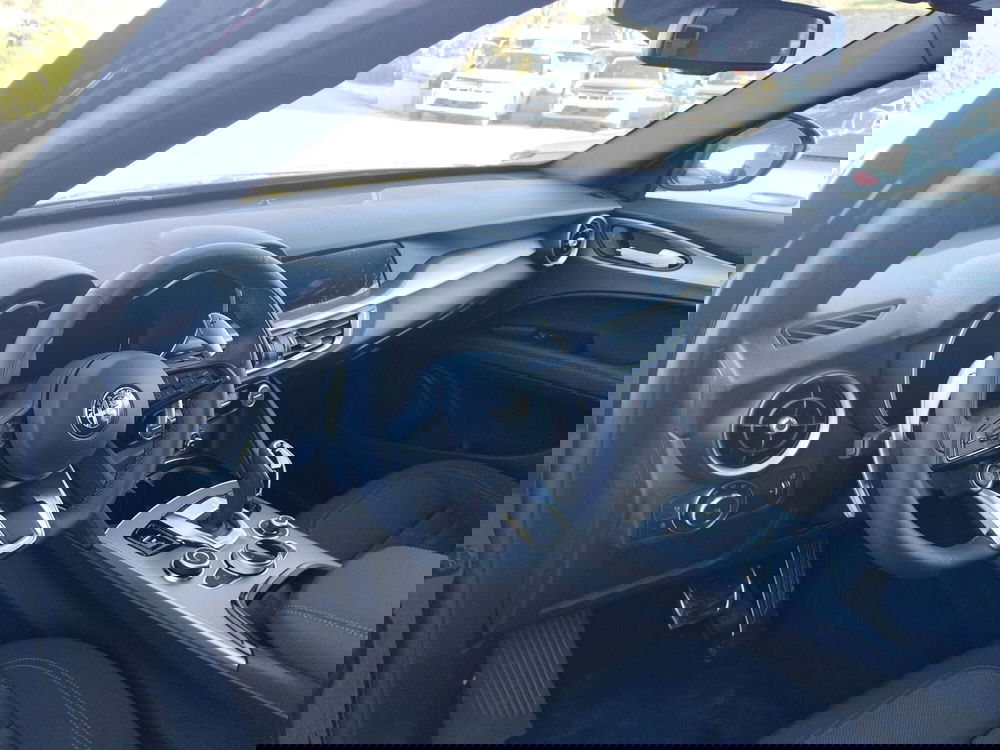 Alfa Romeo Stelvio usata a Matera (10)
