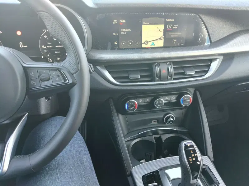 Alfa Romeo Stelvio usata a Matera (14)