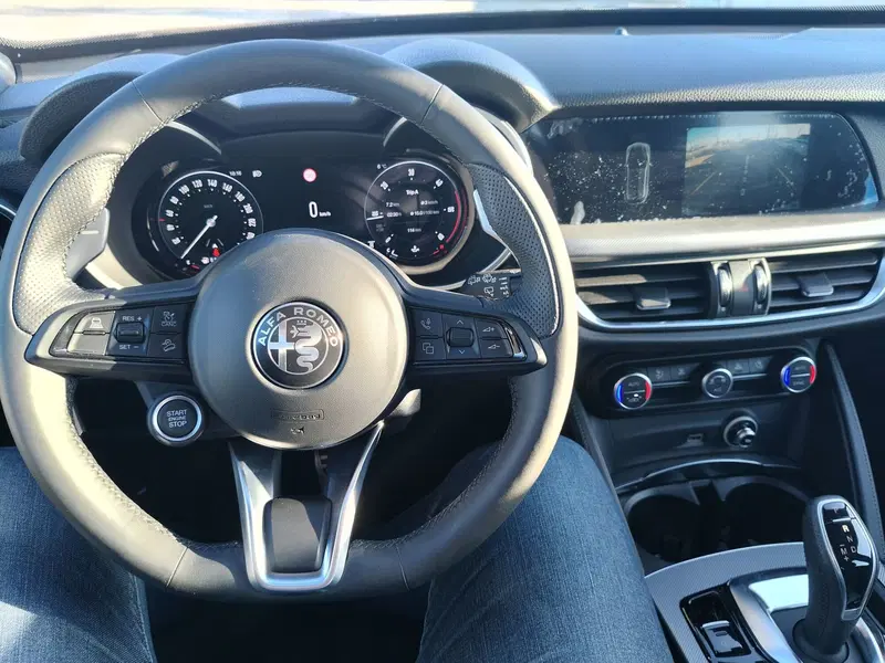 Alfa Romeo Stelvio usata a Matera (15)