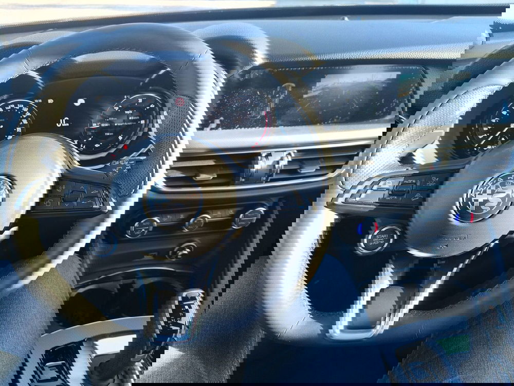 Alfa Romeo Stelvio usata a Matera (15)