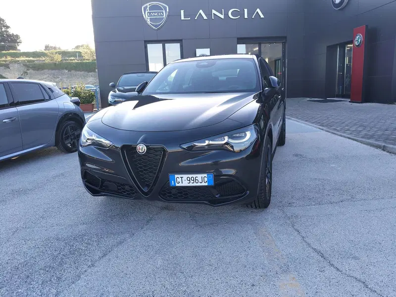 Alfa Romeo Stelvio usata a Matera (2)
