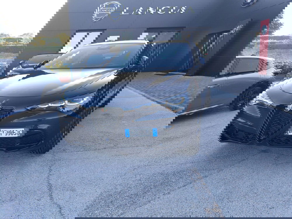 Alfa Romeo Stelvio usata a Matera (2)