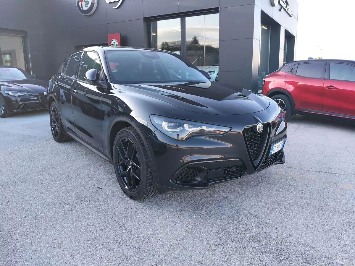 Alfa Romeo Stelvio usata a Matera (3)