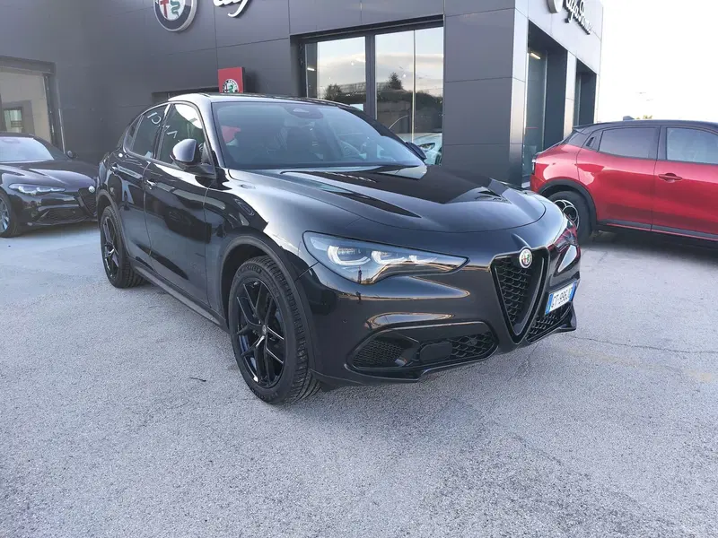 Alfa Romeo Stelvio usata a Matera (3)