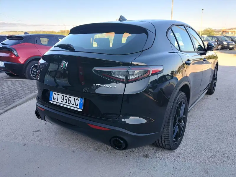Alfa Romeo Stelvio usata a Matera (6)