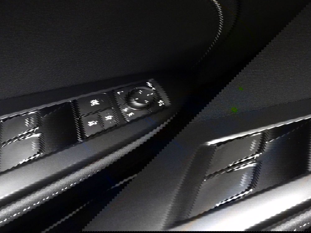 Lexus NX usata a Treviso (16)