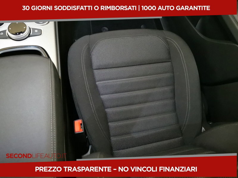 Alfa Romeo Stelvio usata a Chieti (18)