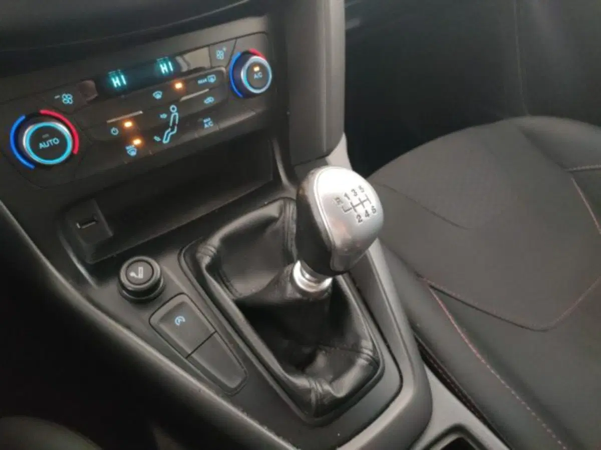Ford Focus Station Wagon usata a Modena (15)
