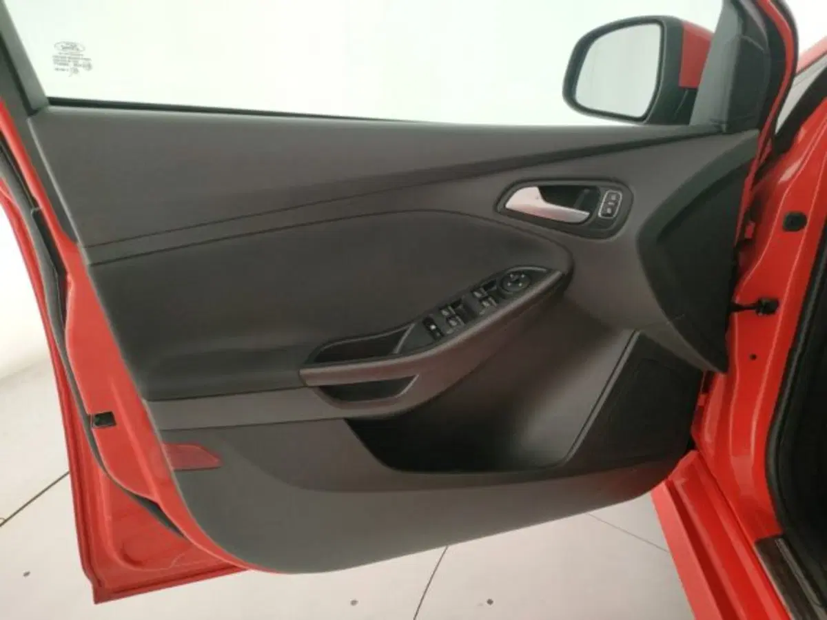 Ford Focus Station Wagon usata a Modena (20)