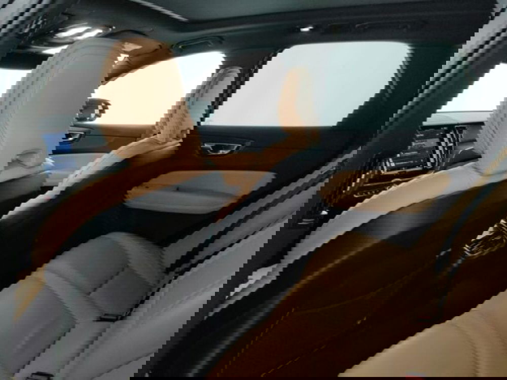 Volvo XC60 usata a Modena (9)