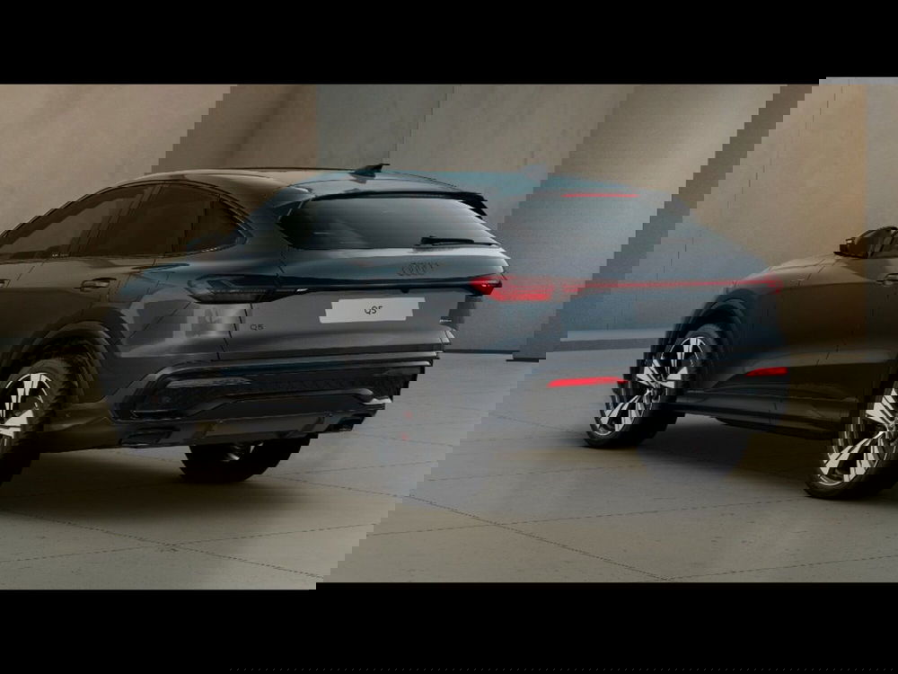 Audi Q5 Sportback nuova a Livorno (3)