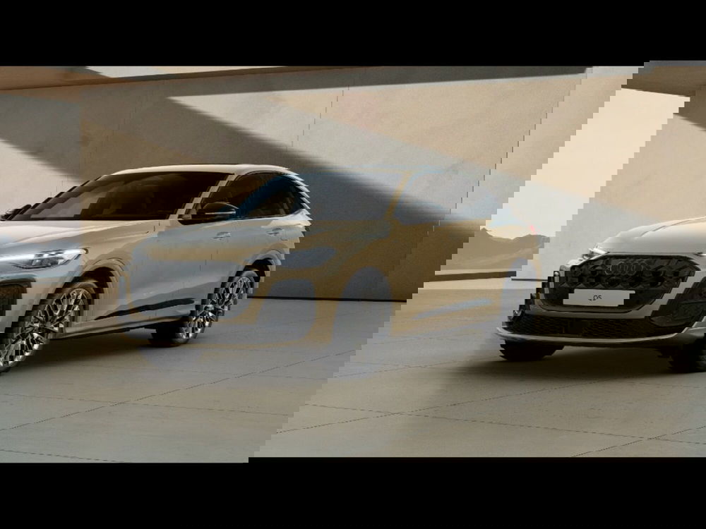 Audi Q5 Sportback nuova a Pisa