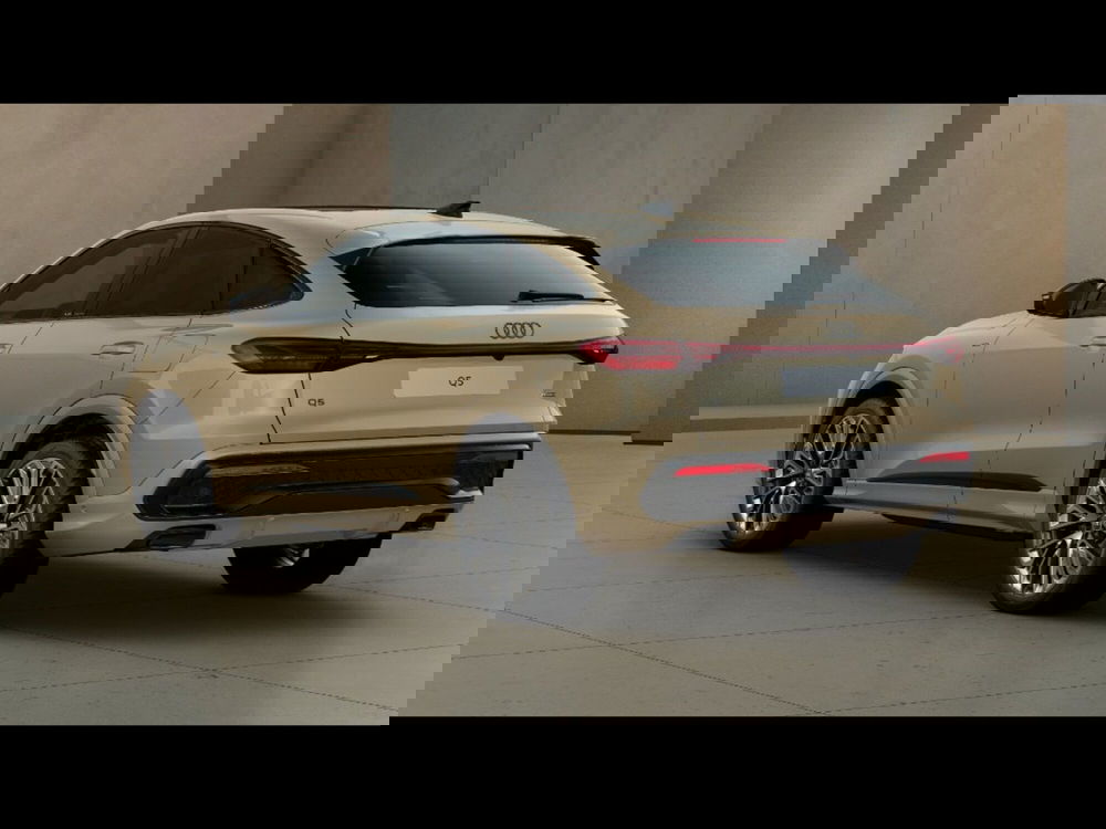 Audi Q5 Sportback nuova a Pisa (3)