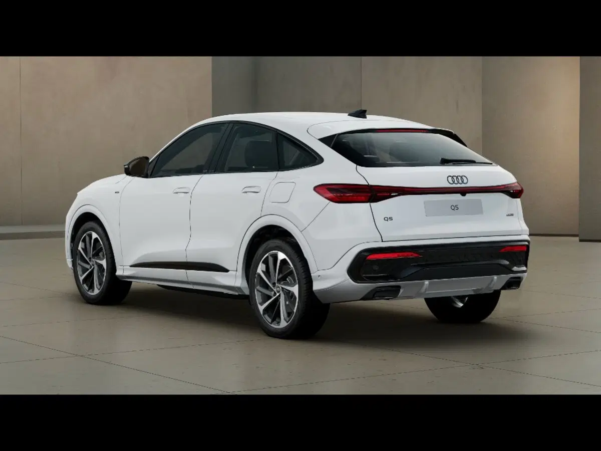 Audi Q5 Sportback nuova a Firenze (3)