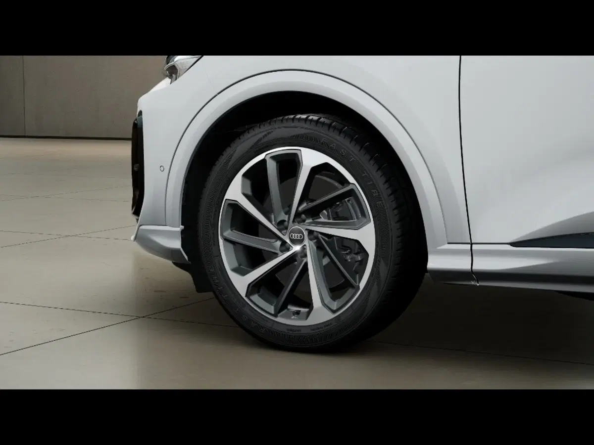 Audi Q5 Sportback nuova a Firenze (6)