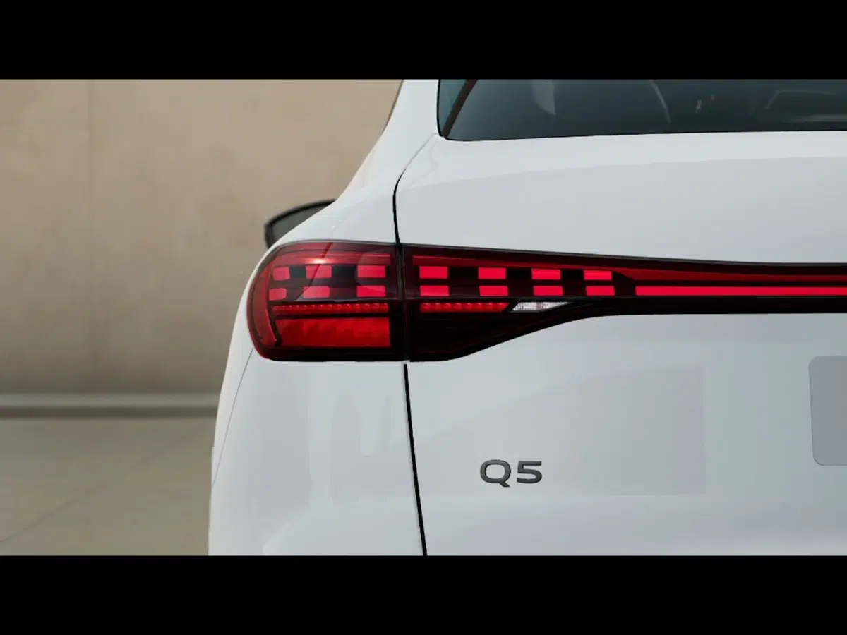 Audi Q5 Sportback nuova a Firenze (7)