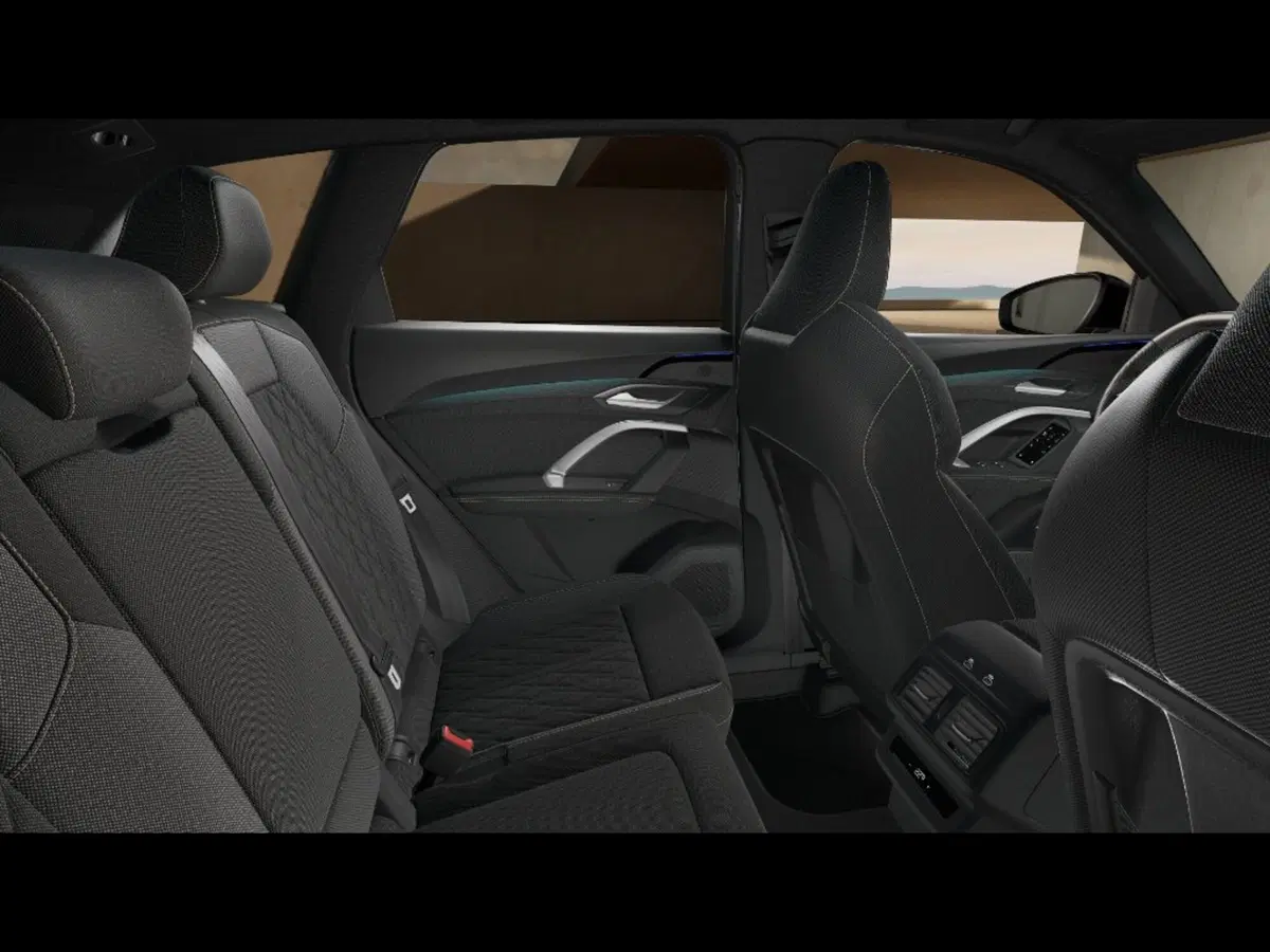 Audi Q5 Sportback nuova a Firenze (10)