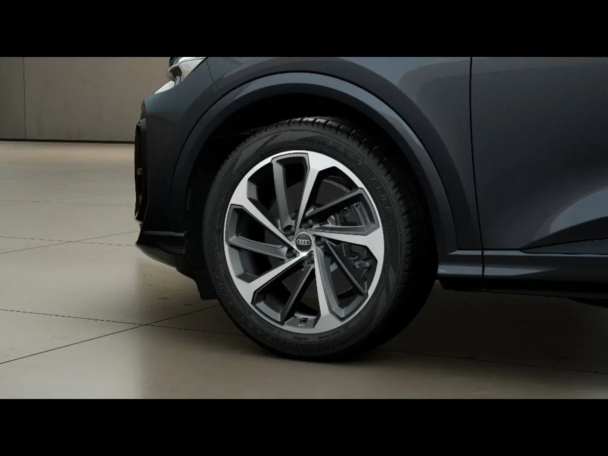 Audi Q5 Sportback nuova a Firenze (6)