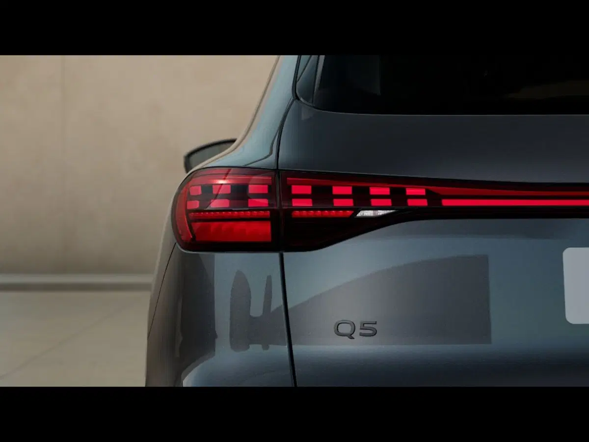 Audi Q5 Sportback nuova a Firenze (7)