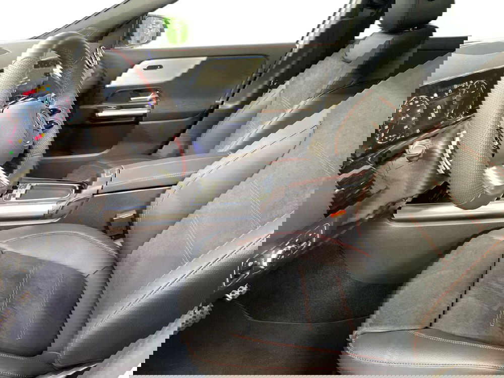 Mercedes-Benz GLA SUV nuova a Milano (10)