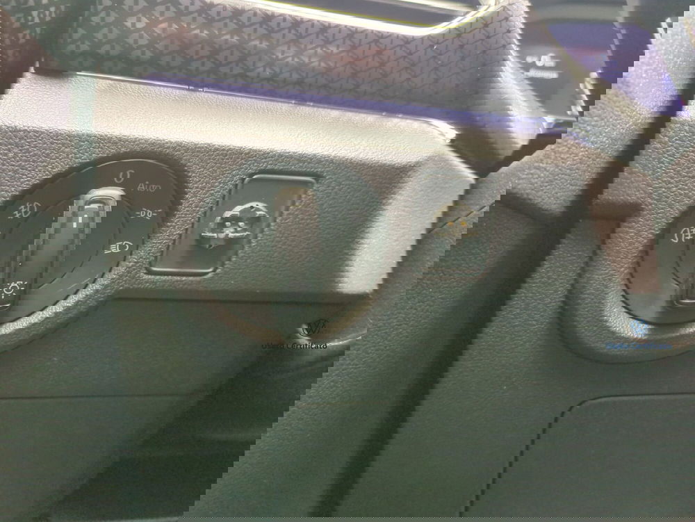 Volkswagen T-Cross usata a Avellino (17)