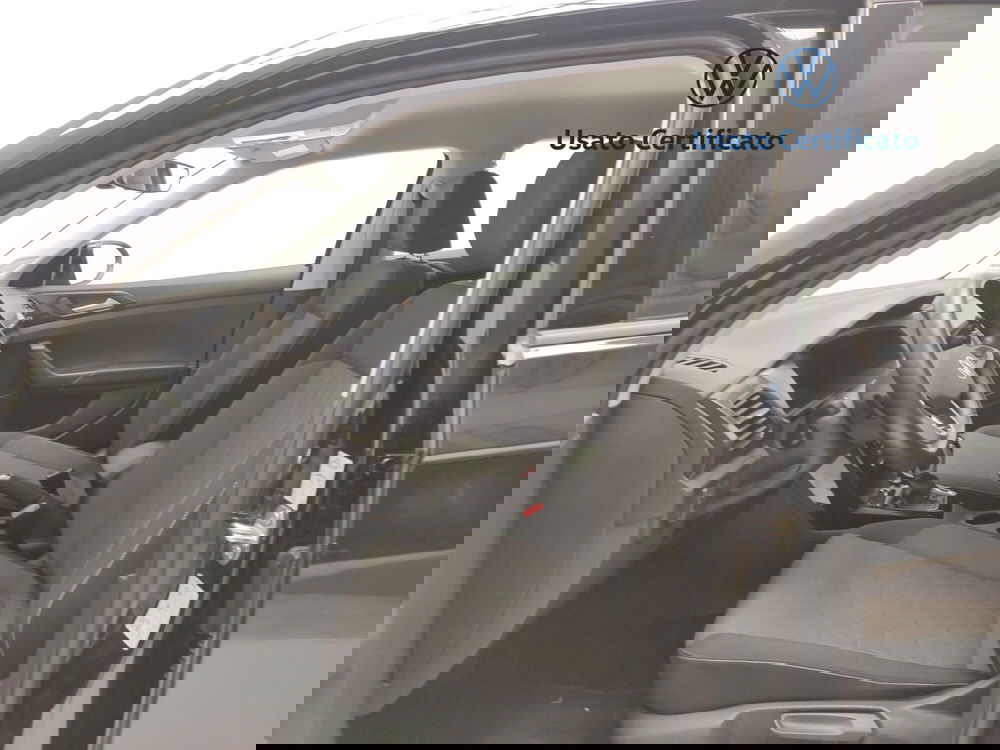 Volkswagen T-Cross usata a Avellino (12)