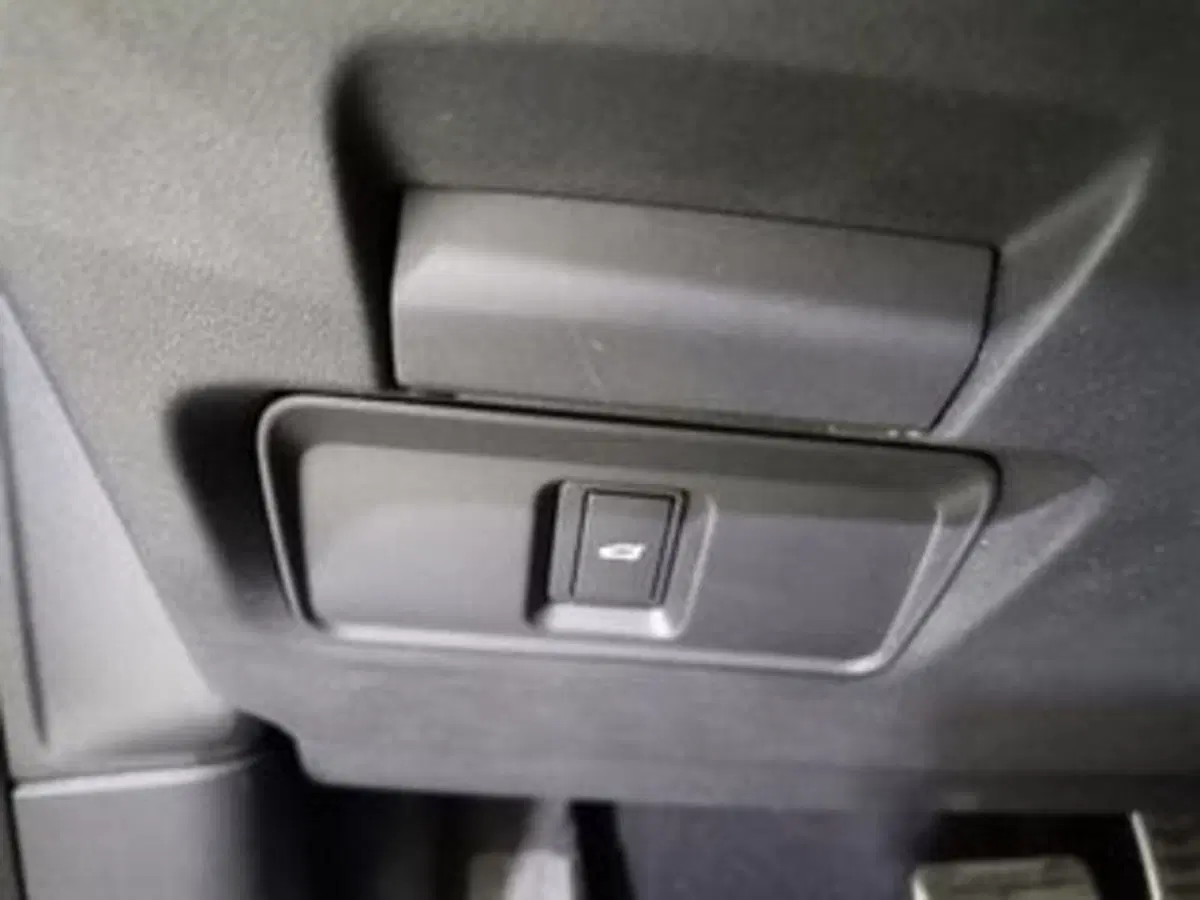 Land Rover Discovery Sport usata a Salerno (14)
