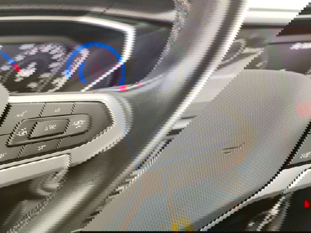 Volkswagen T-Cross usata a Massa-Carrara (13)