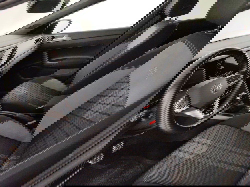 Volkswagen Taigo usata a Massa-Carrara (7)