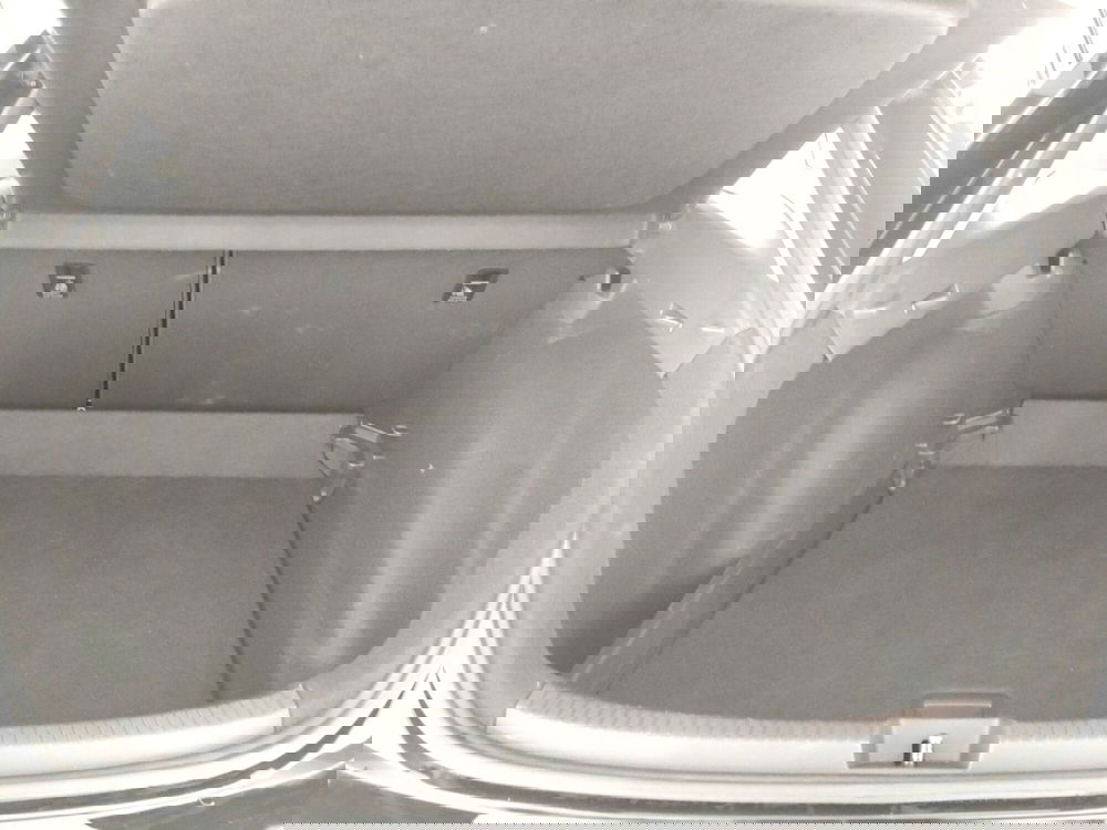 Volkswagen Taigo usata a Napoli (16)