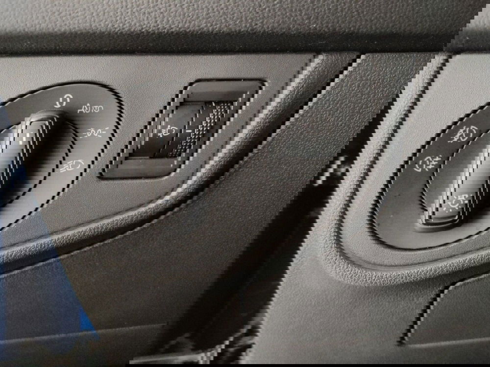 Volkswagen Taigo usata a Napoli (17)