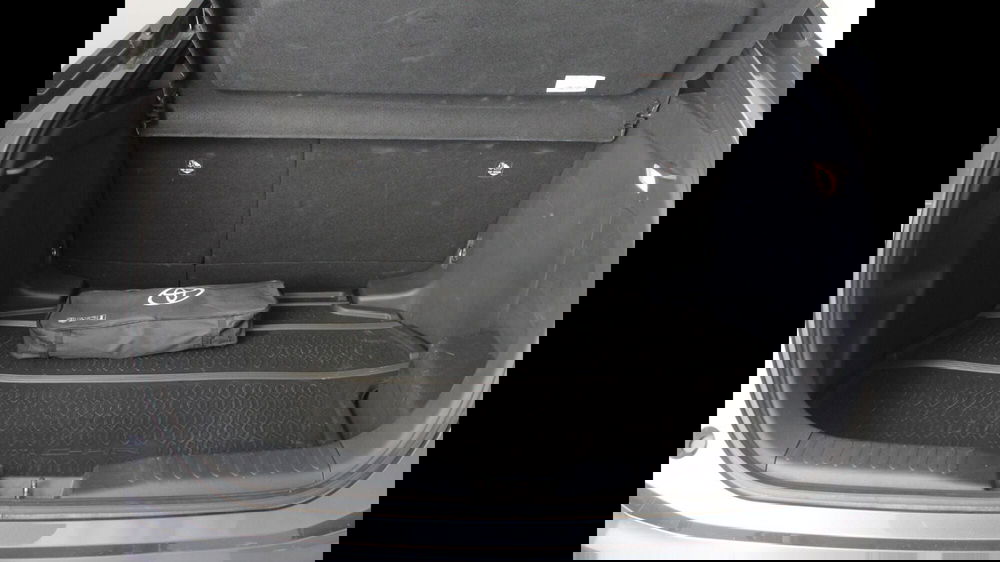 Toyota Toyota C-HR usata a Palermo (11)