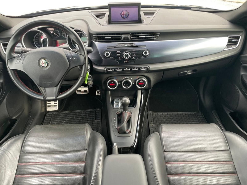 Alfa Romeo Giulietta usata a Ancona (10)