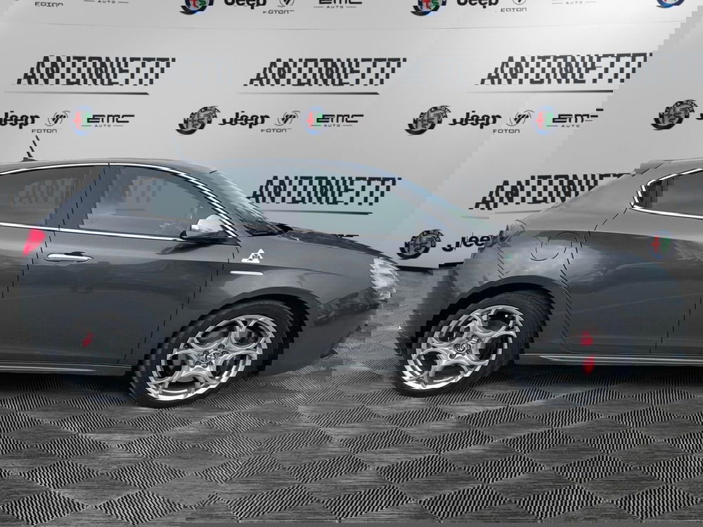 Alfa Romeo Giulietta usata a Ancona (4)