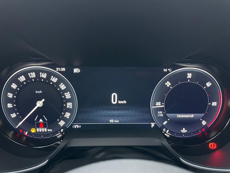 Alfa Romeo Stelvio nuova a Ancona (10)