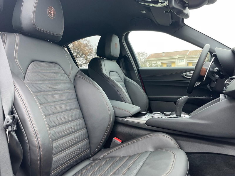 Alfa Romeo Stelvio nuova a Ancona (13)
