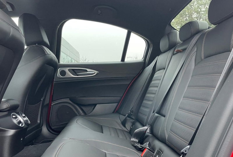 Alfa Romeo Stelvio nuova a Ancona (17)