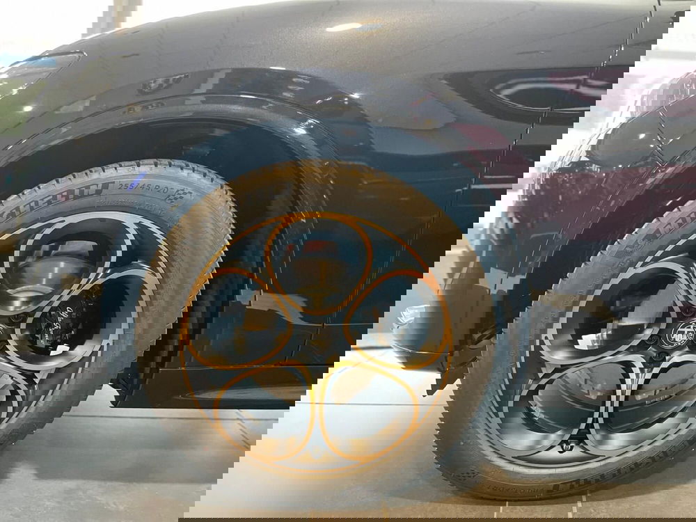 Alfa Romeo Stelvio nuova a Ancona (18)