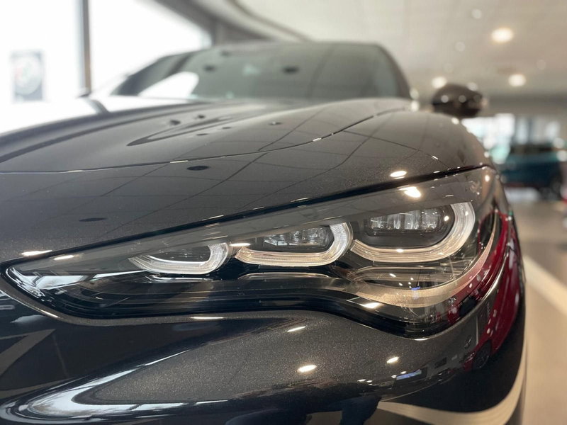 Alfa Romeo Stelvio nuova a Ancona (19)