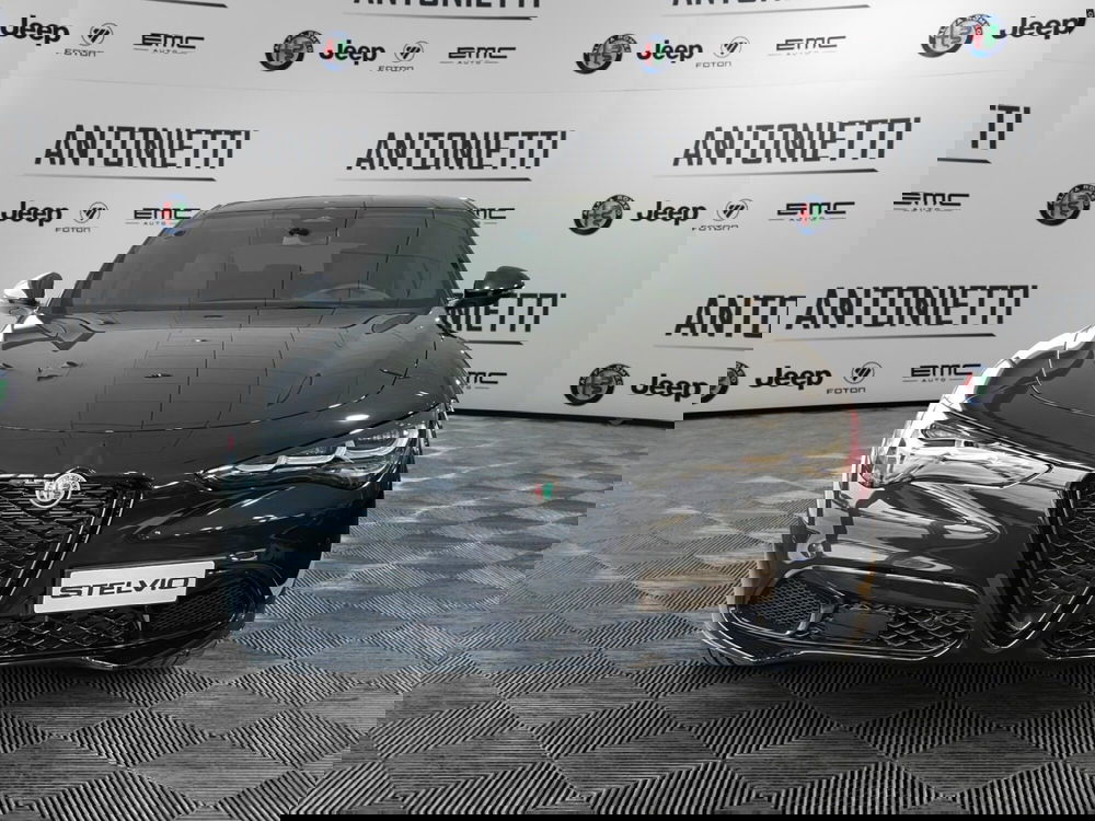 Alfa Romeo Stelvio nuova a Ancona (2)