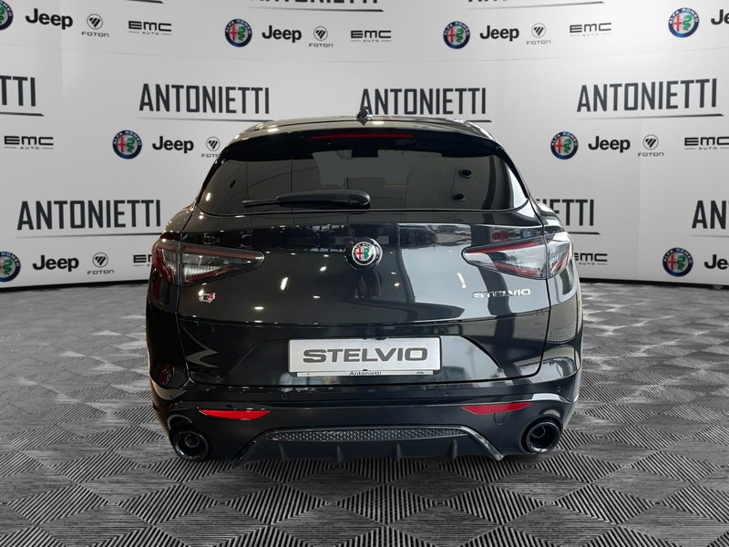 Alfa Romeo Stelvio nuova a Ancona (5)