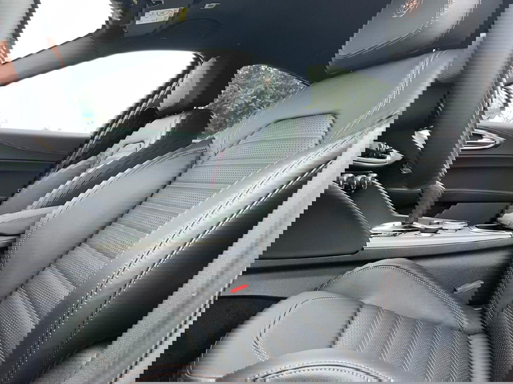 Alfa Romeo Stelvio nuova a Ancona (7)