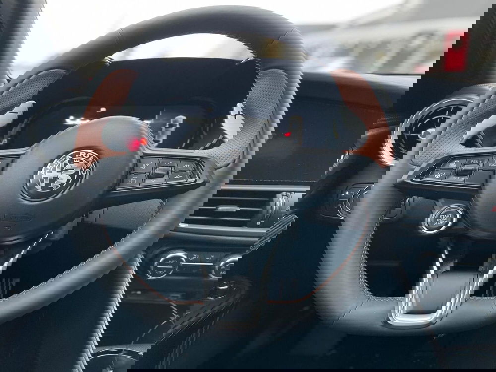 Alfa Romeo Stelvio nuova a Ancona (9)