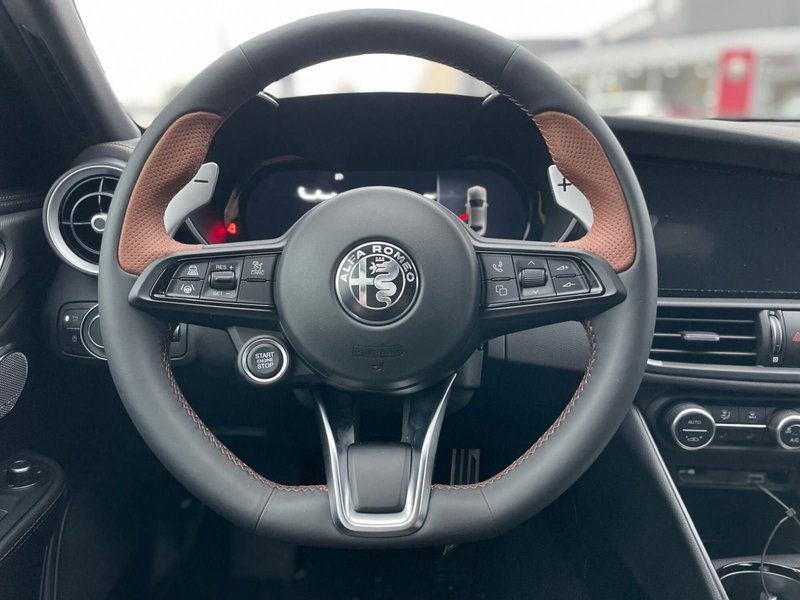 Alfa Romeo Stelvio nuova a Ancona (9)